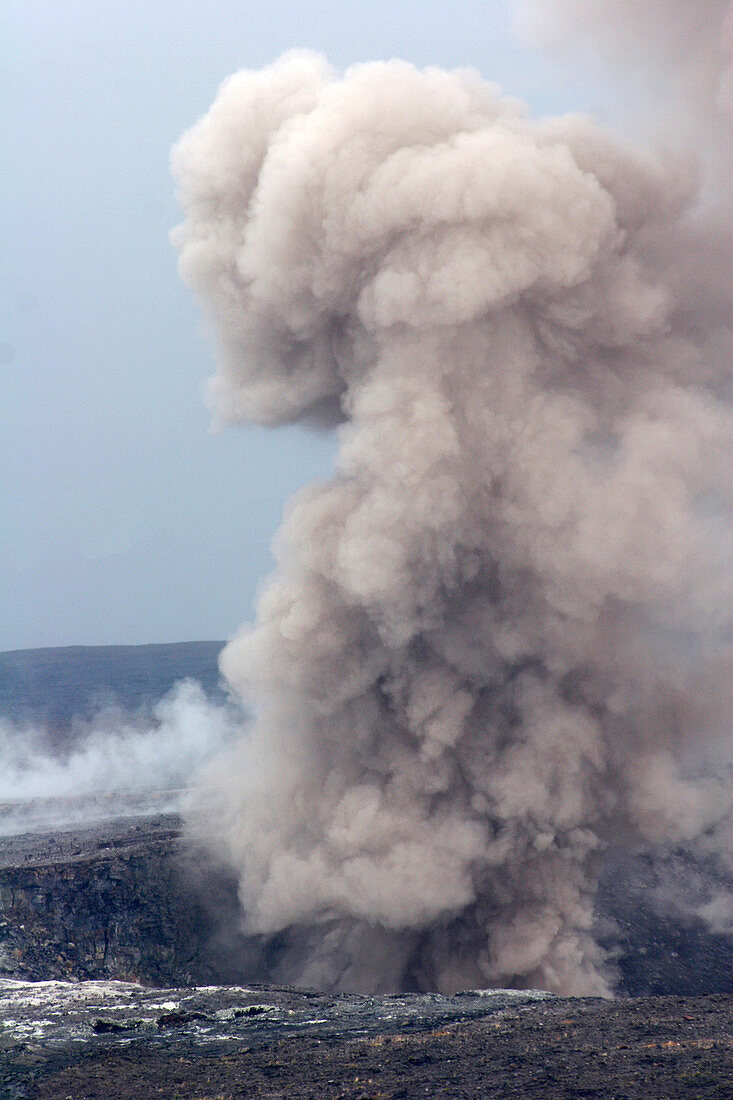 'Ash Eruption,Kilauea Volcano'