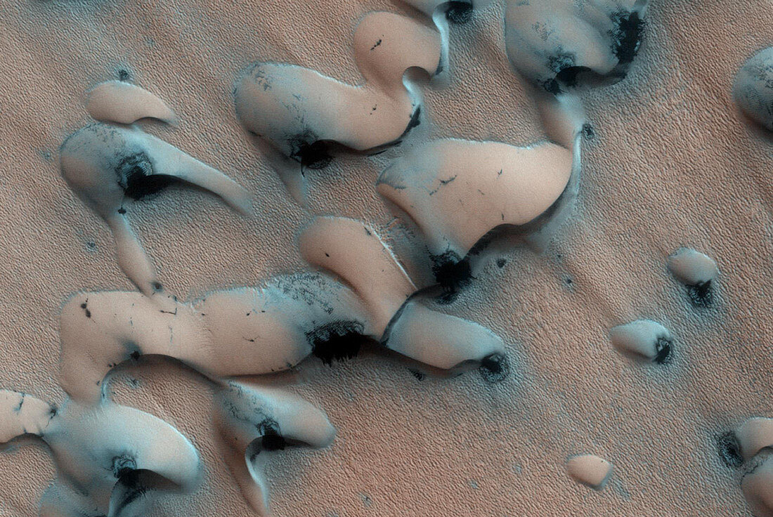 Sand dune thawing on Mars