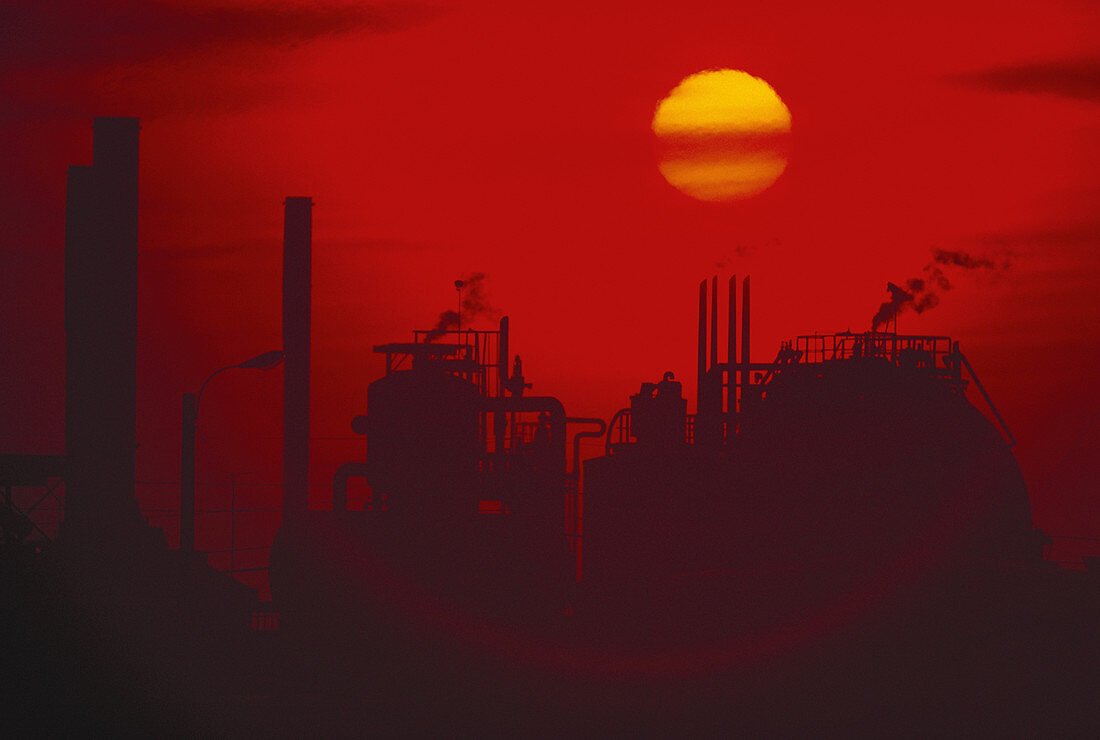 Gas and oil refinery