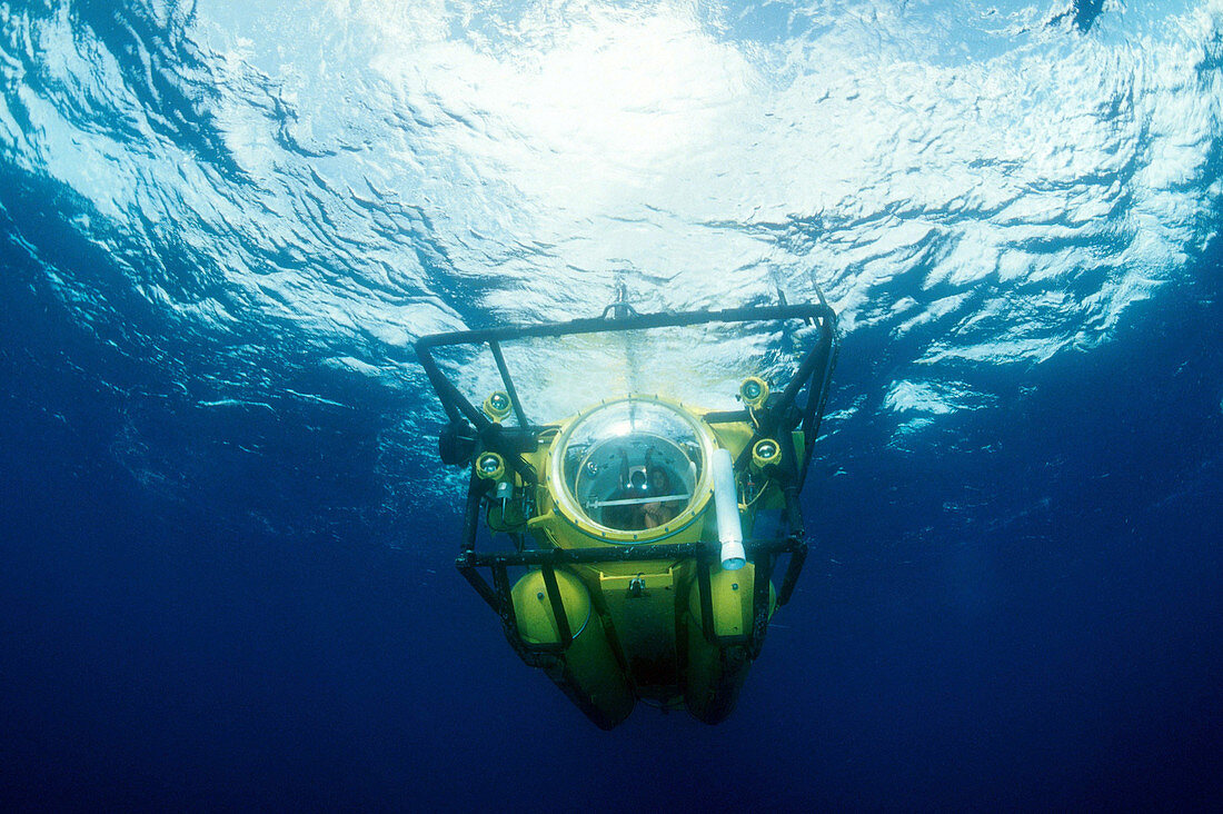 Deep-diving Mini-Sub
