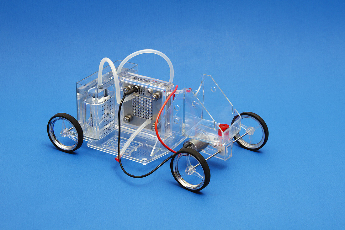 A Model Fuel Cell Car
