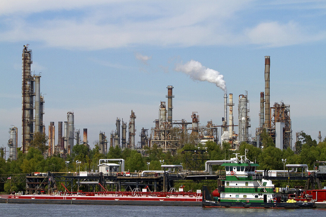Oil refinery on the Mississippi River