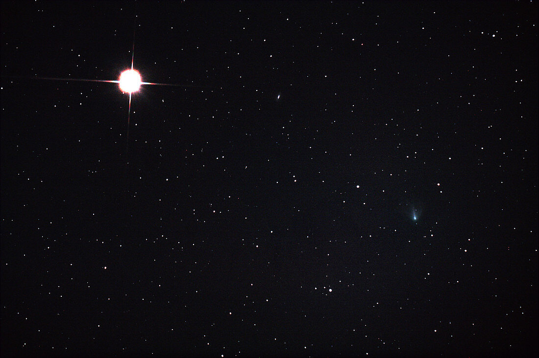 Comet Ikeya-Murakami passes Saturn