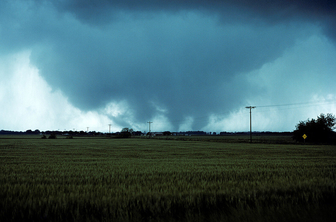 Multiple Vortex Tornado,Oklahoma,1982