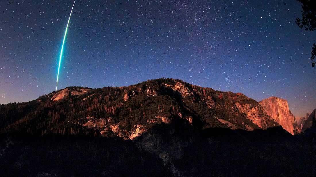 Meteor fireball over Yosemite