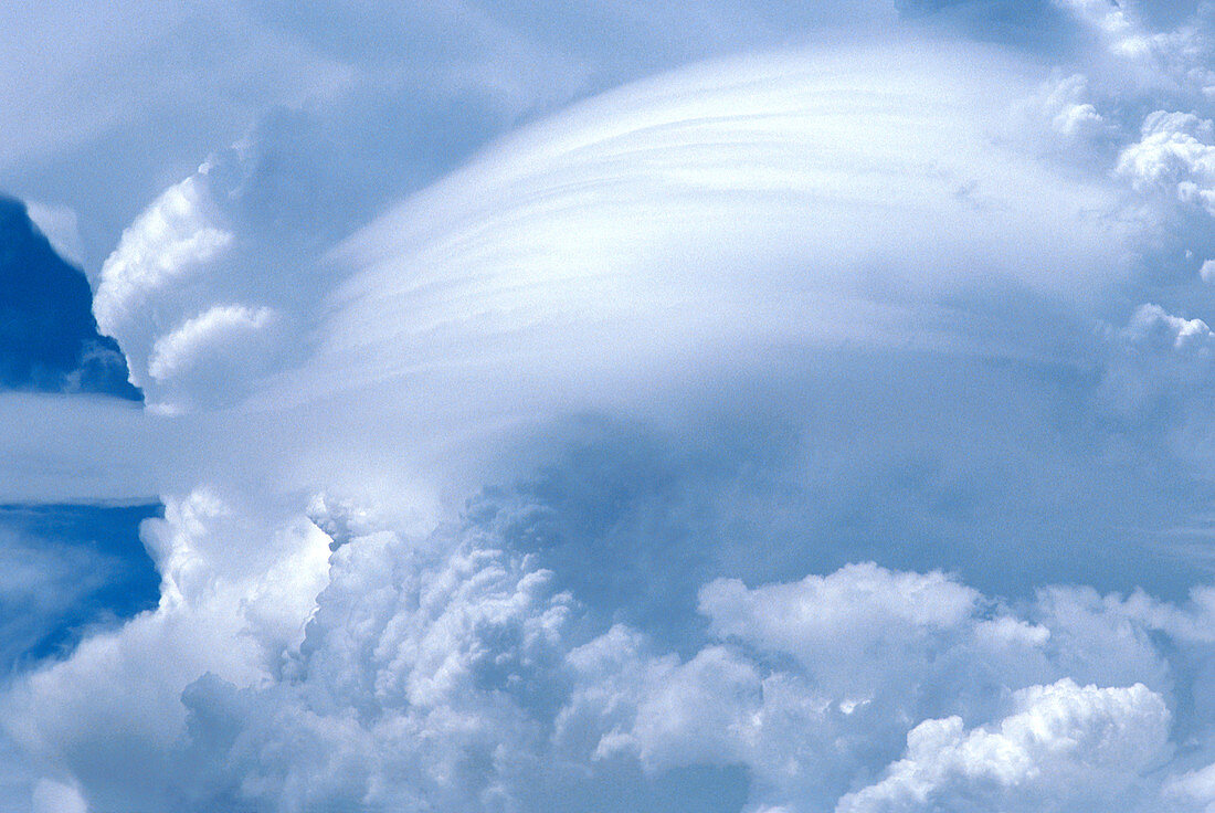 Pileus cloud