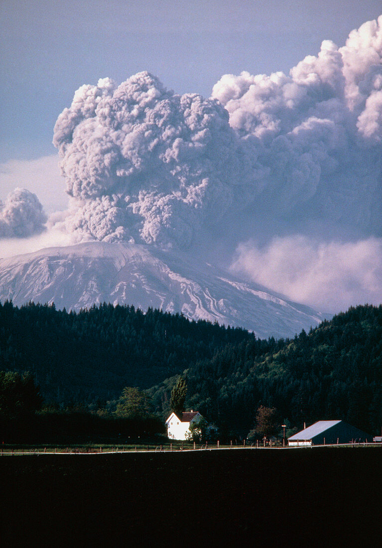 1st eruption of Mt St Helens volcano