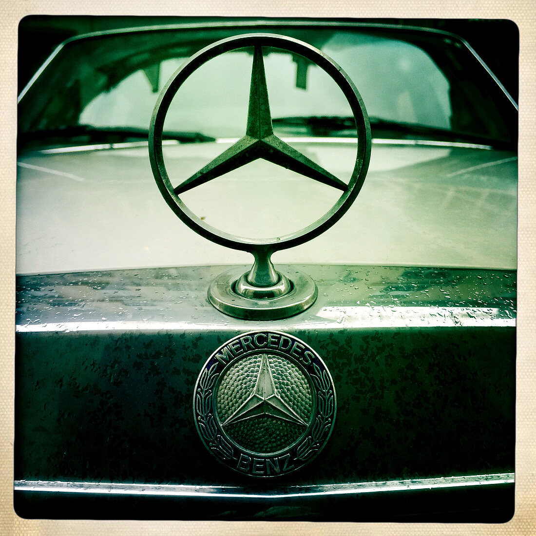 Mercedes-Benz logo