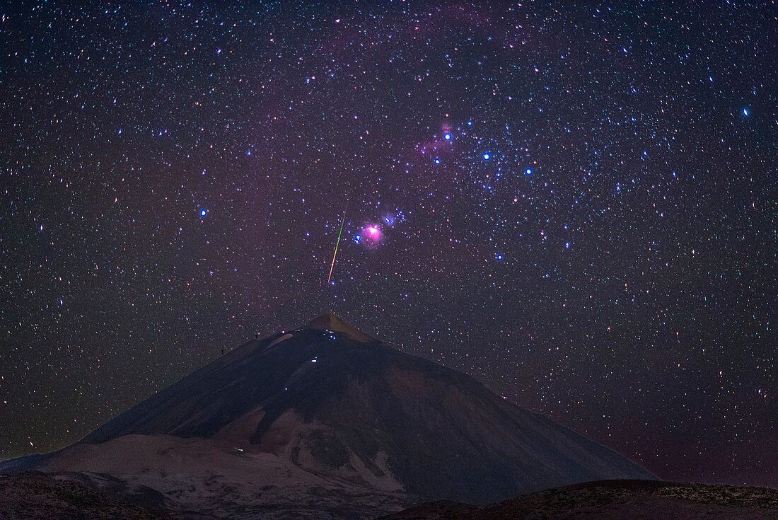 Geminid meteor over Tenerife volcano