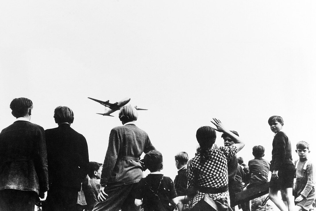 Berliners watching Berlin Airlift, 1948-9