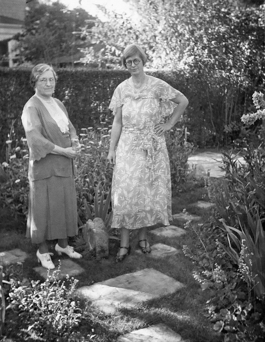 Hilda Hempl Heller with her mother-in-law