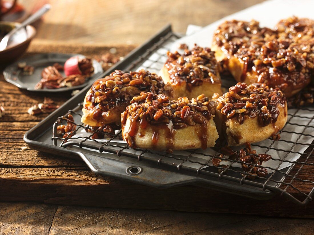 Sticky buns with pecan nuts