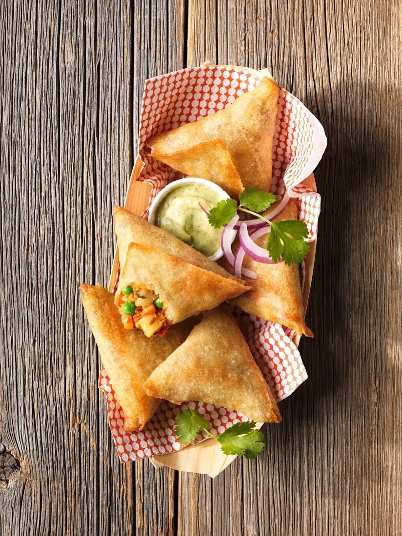 Samosas mit Gemüsefüllung