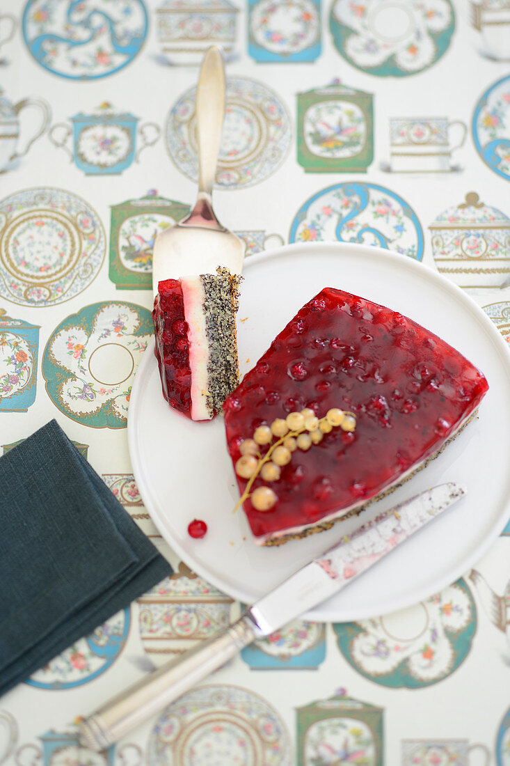 Poppy seed cake with yoghurt and redcurrants