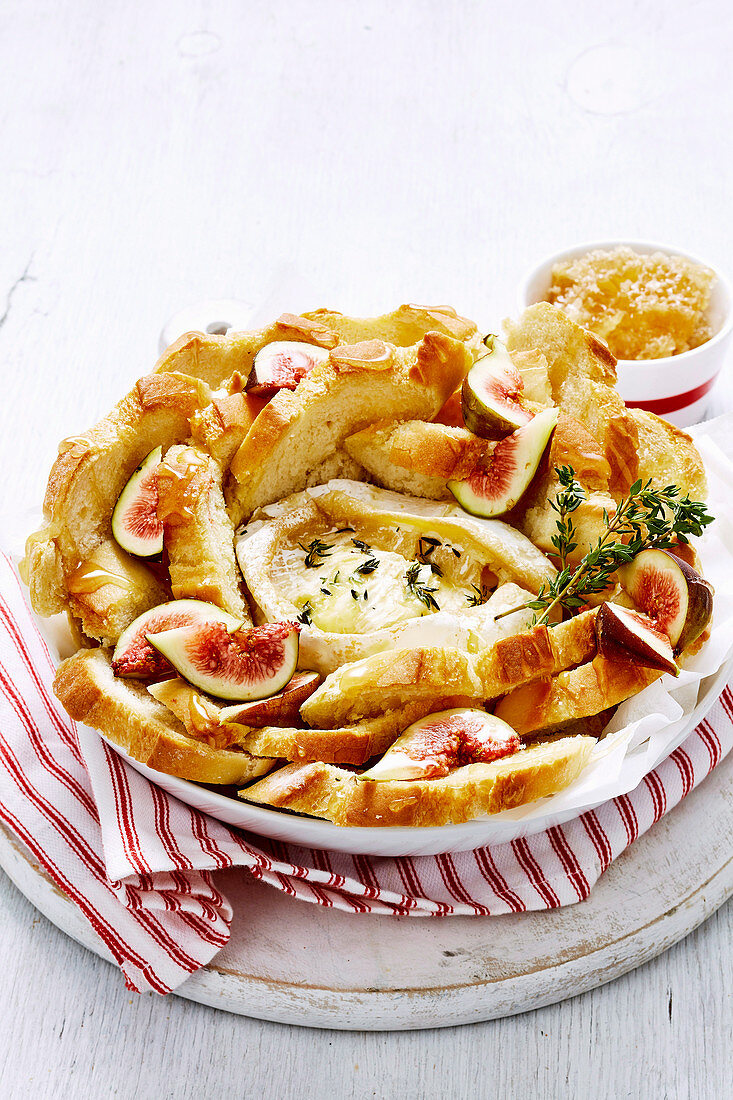 Baked Brie Pull-Apart