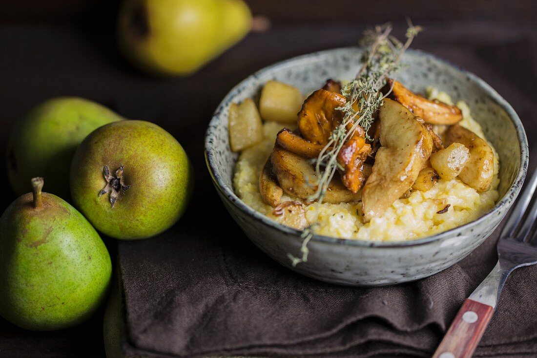 Polenta with roasted pears