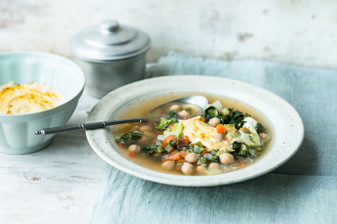 Kichererbsen-Gemüse-Suppe