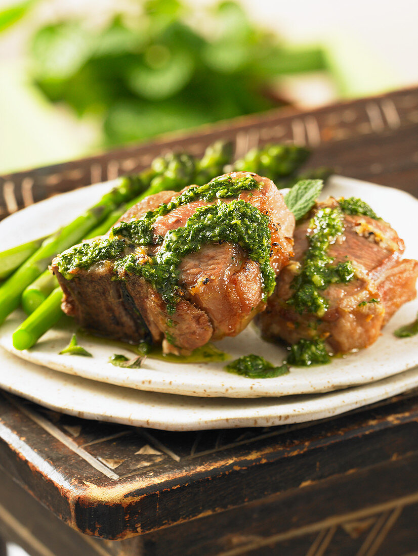 Lamb chops with garlic and mint sauce