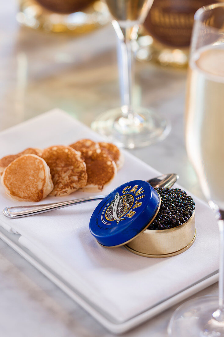 Kaviar und Crumpets