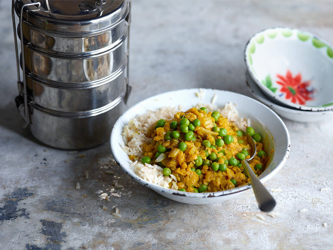 Lentil dhal with coconut rice to take away