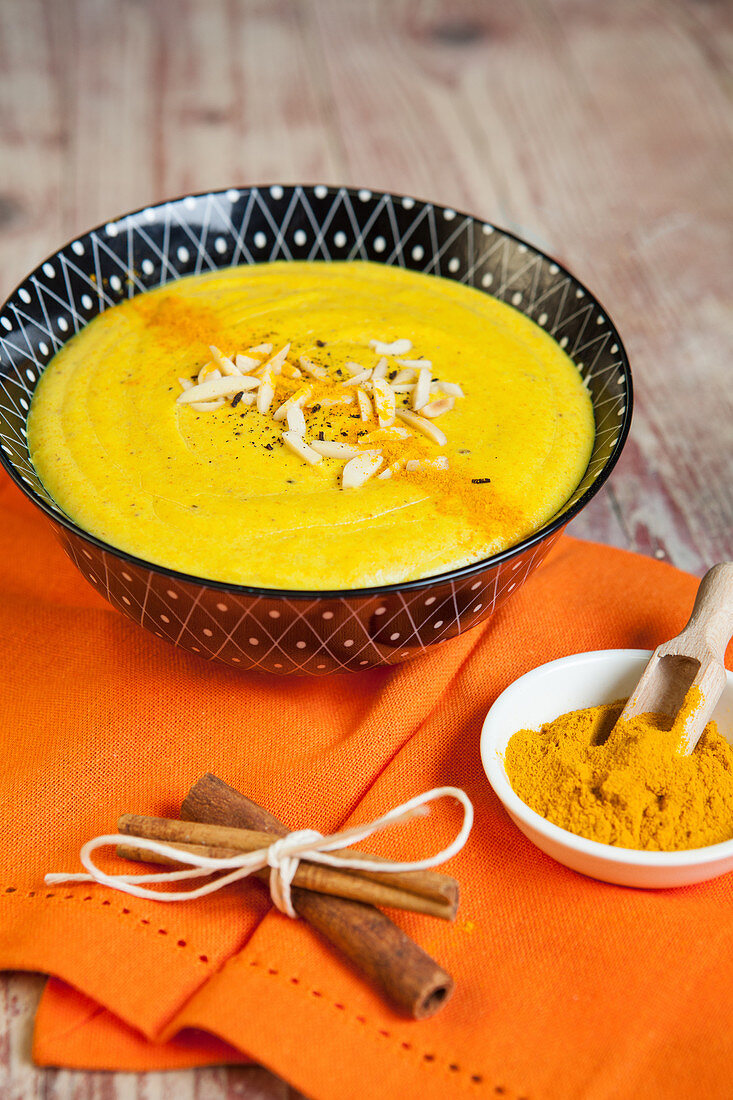 Golden turmeric pudding