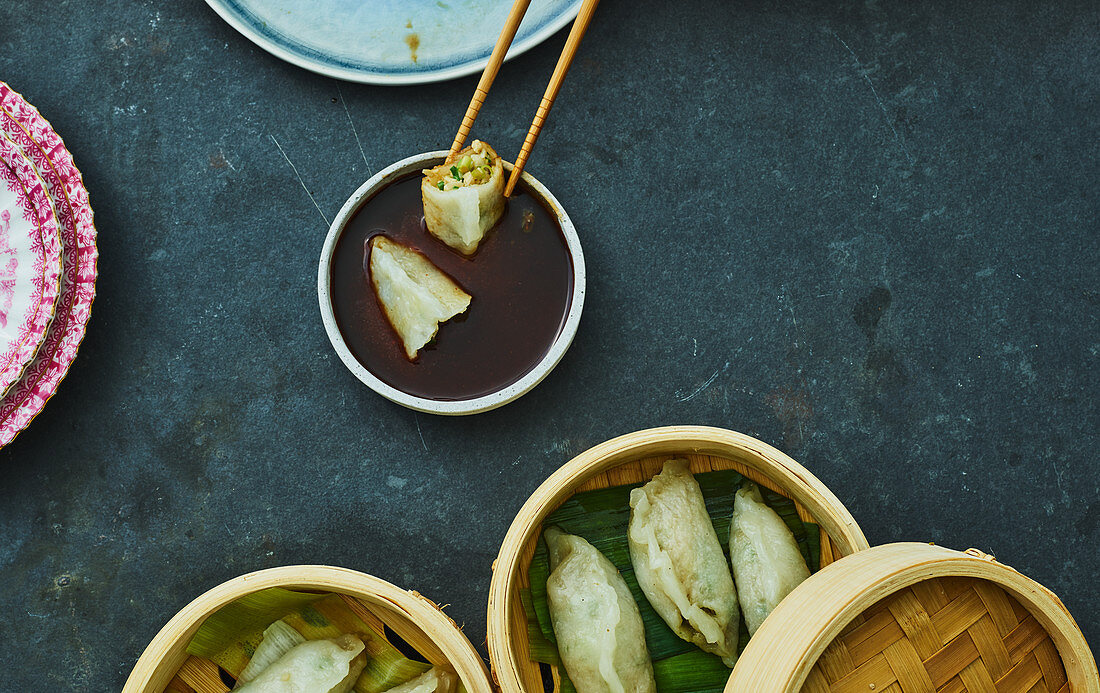 Glazed dumplings with scallops (Hong Kong, Asia)