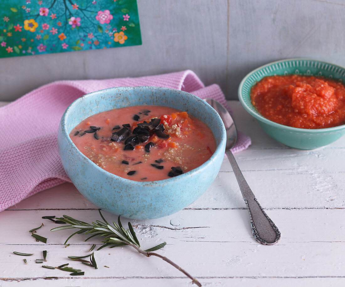 Tomaten-Quinoa-Suppe für die Mutter oder als Brei für das Kind