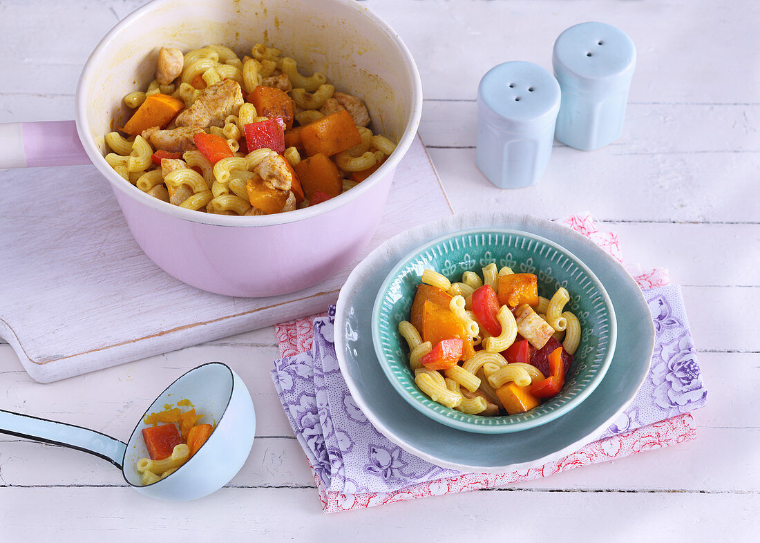 One pot pasta with chicken and pumpkin