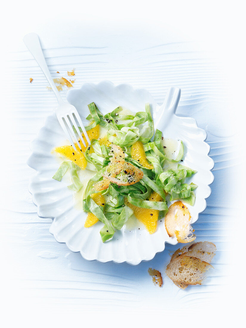 Pointed cabbage salad with orange dressing