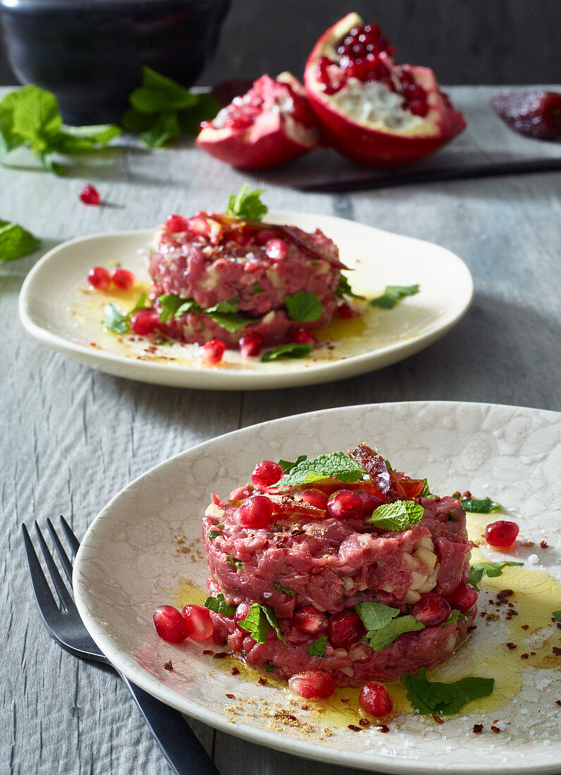 Beef Tatar orientalisch mit Granatapfelkernen