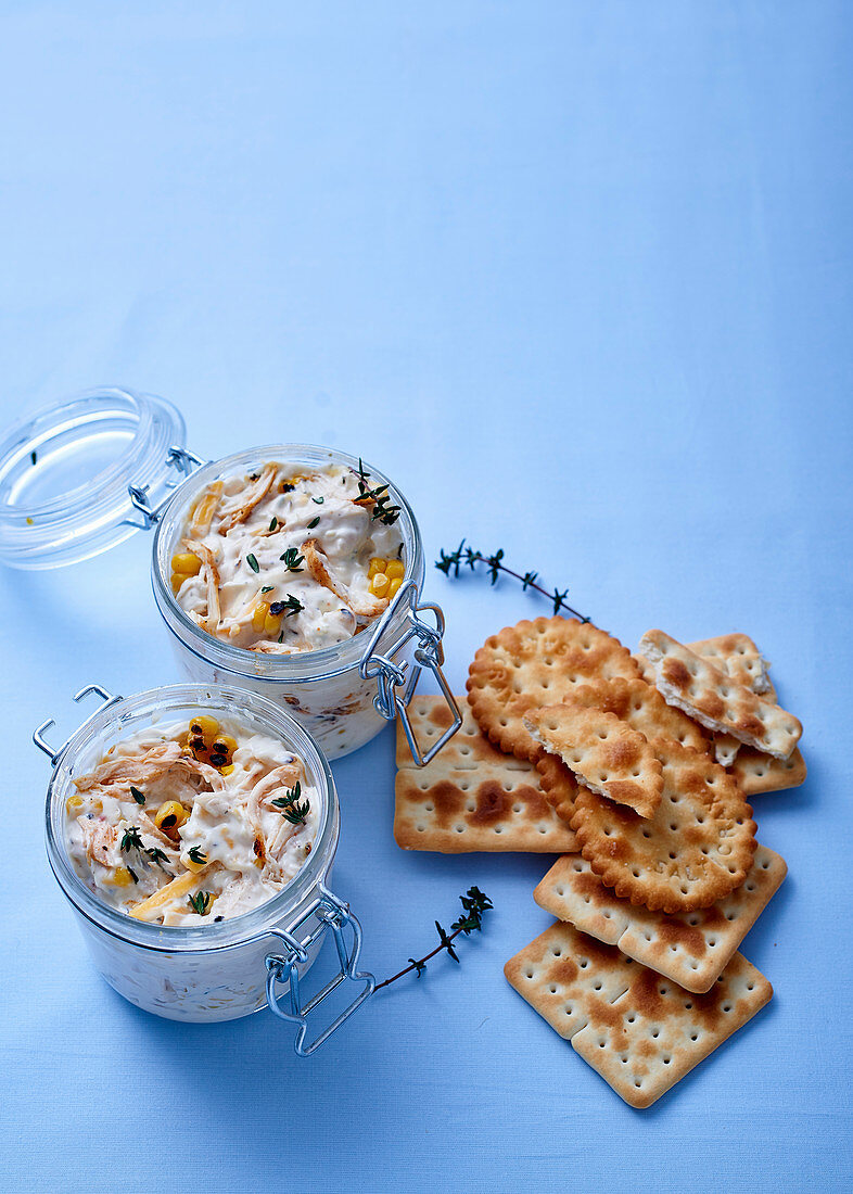 Chicken mayonnaise with thyme and cheddar