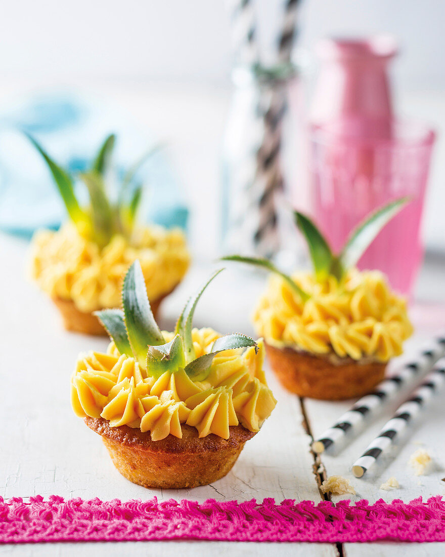 Pineapple cupcakes