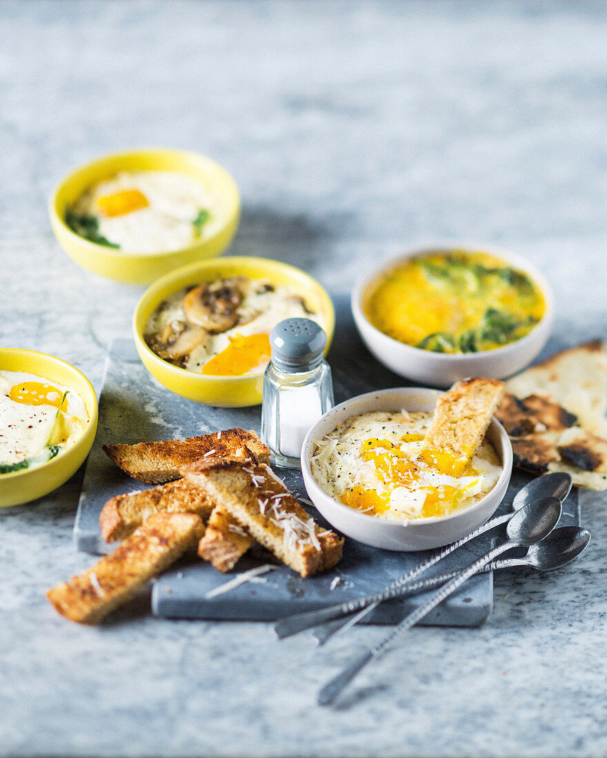 Oeuf cocotte with grilled bread