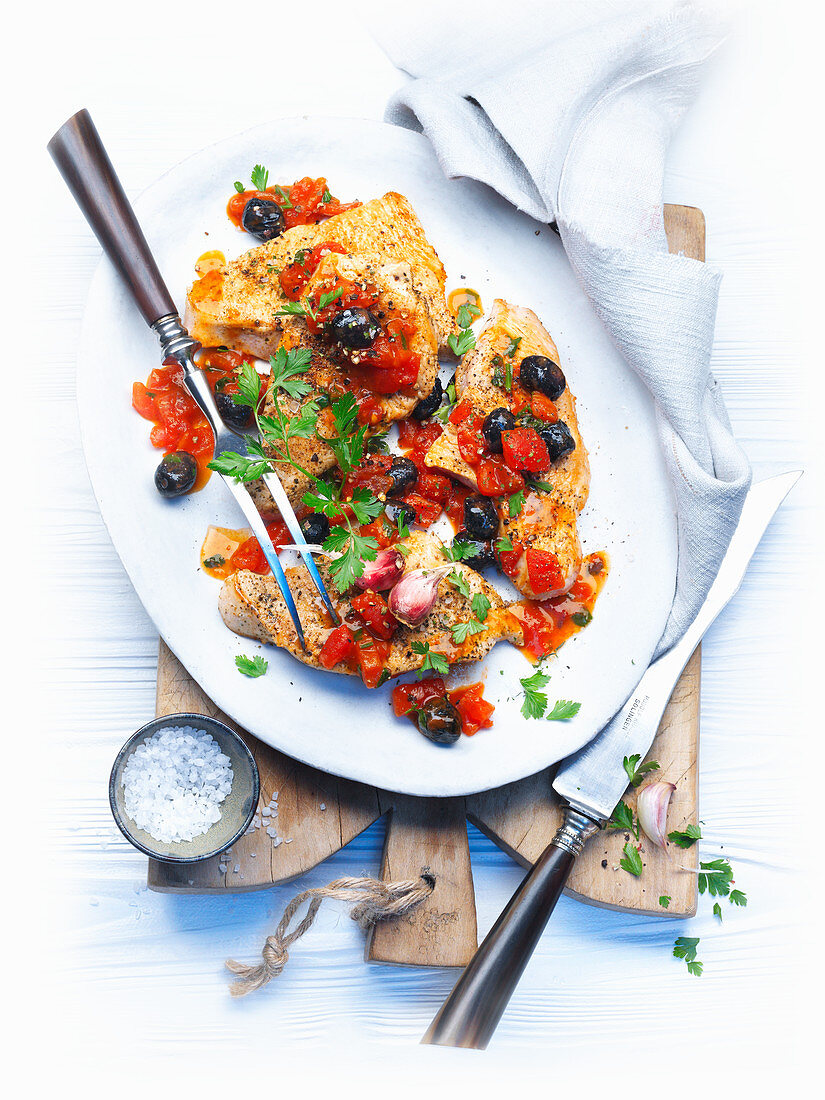 Turkey breast Provençal with tomatoes and olives