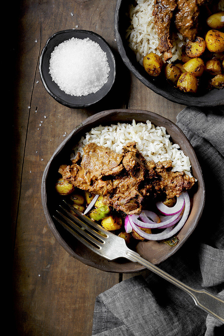 Rogan Josh with goat meat and rice (curry, India)