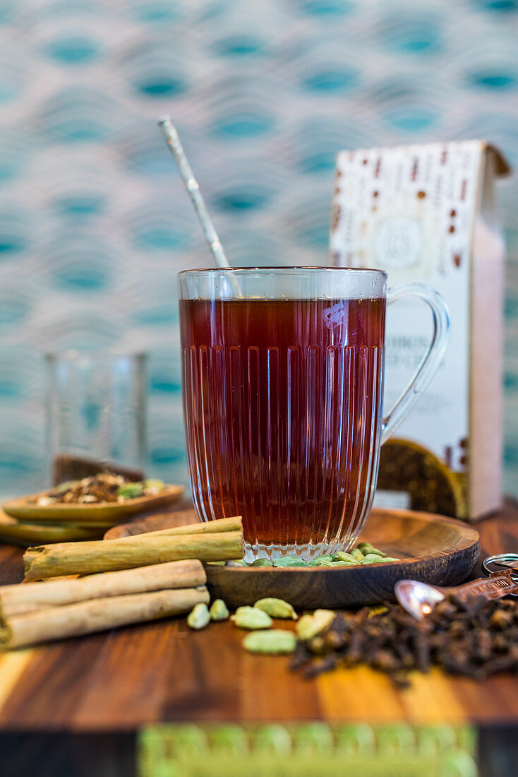 Chai-Rooibostee mit Honig und Cidre