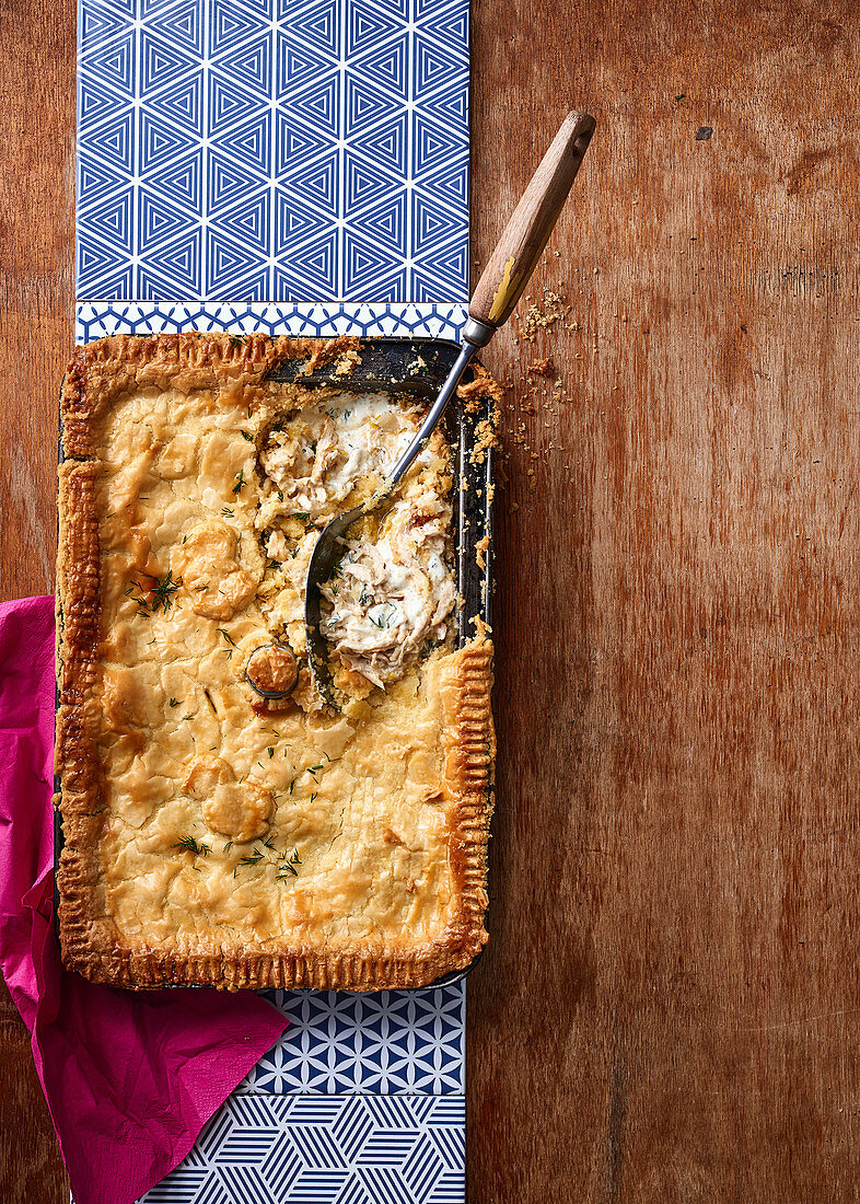 Chicken pie with a shortcrust pastry lid