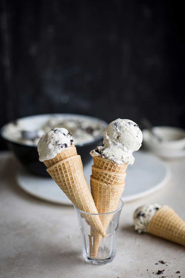 Cookie ice cream in cones