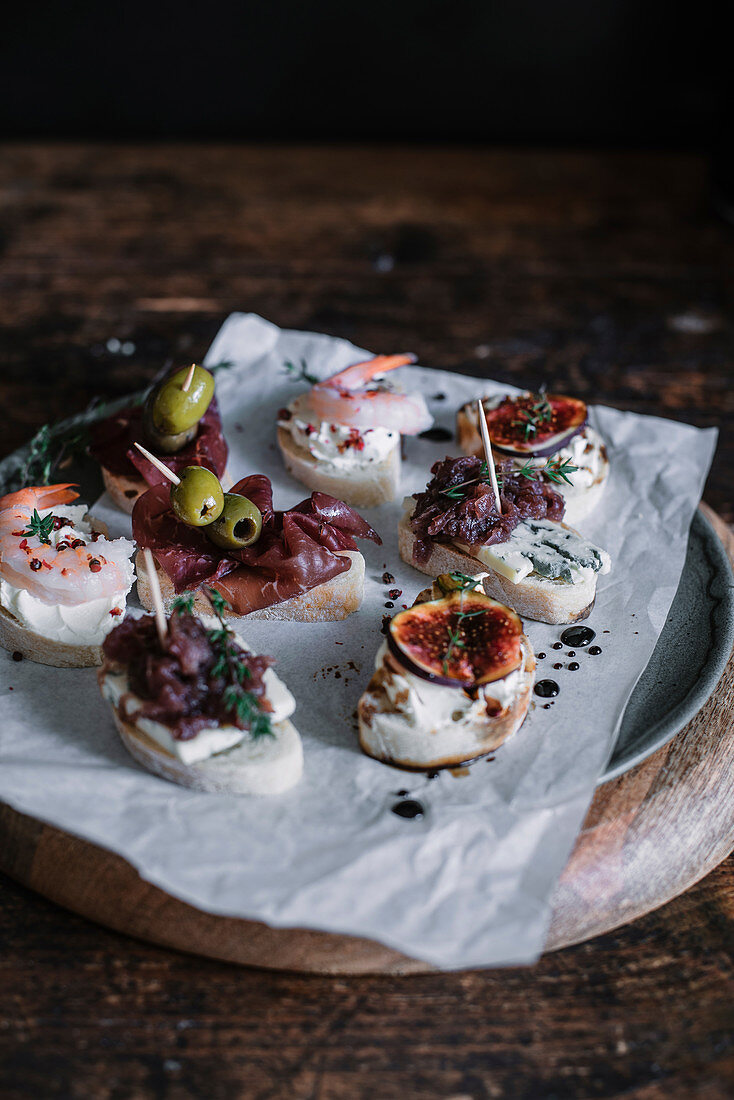 Various types of bruschetta