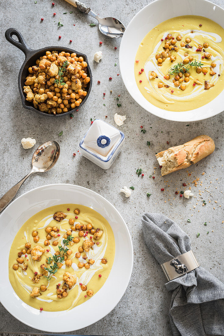Cream of cauliflower soup with roasted chickpeas