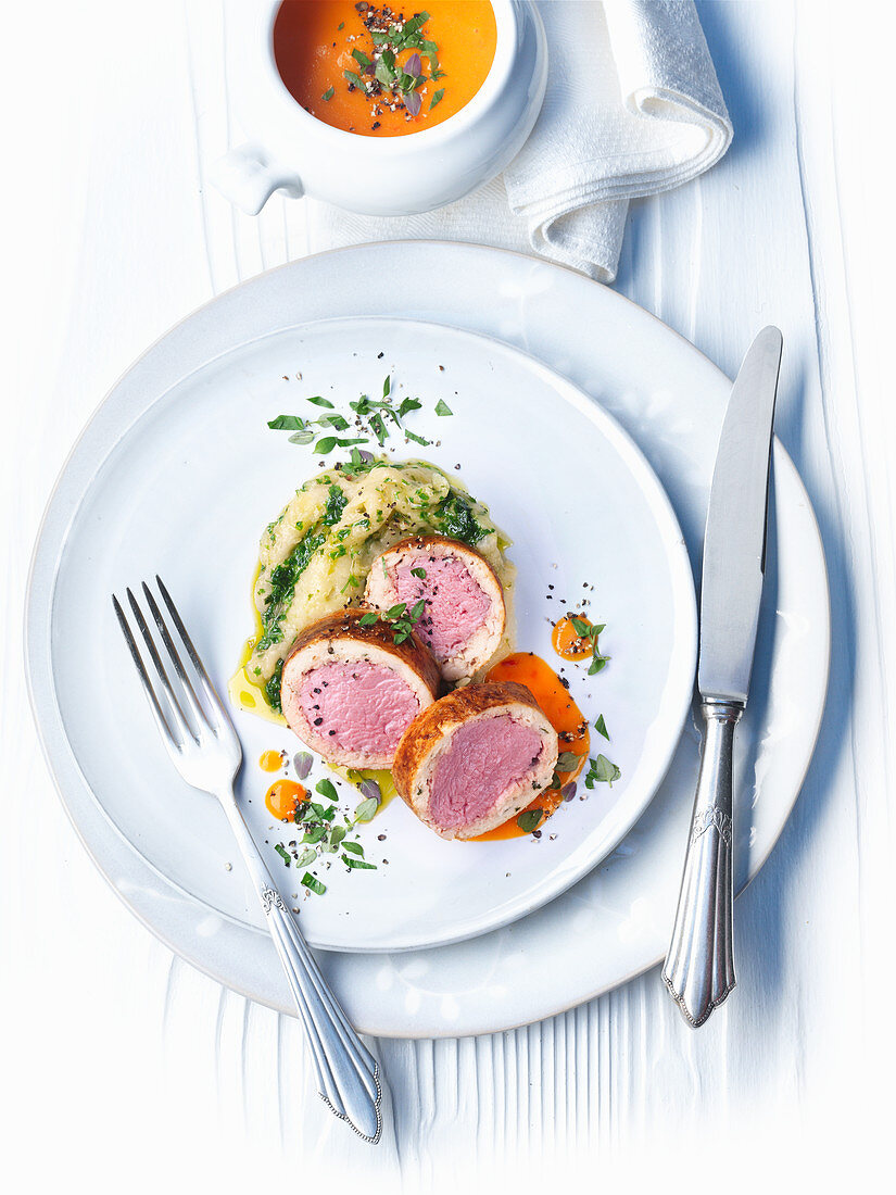 Saddle of lamb with mashed Hamburg parsley