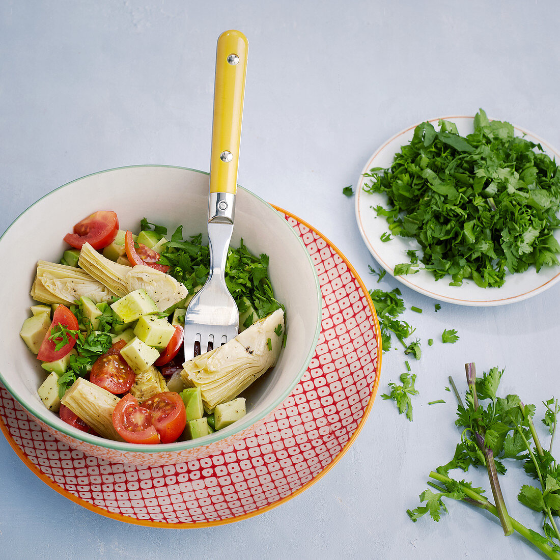 Beauty-Salat mit Avocado und Artischocken