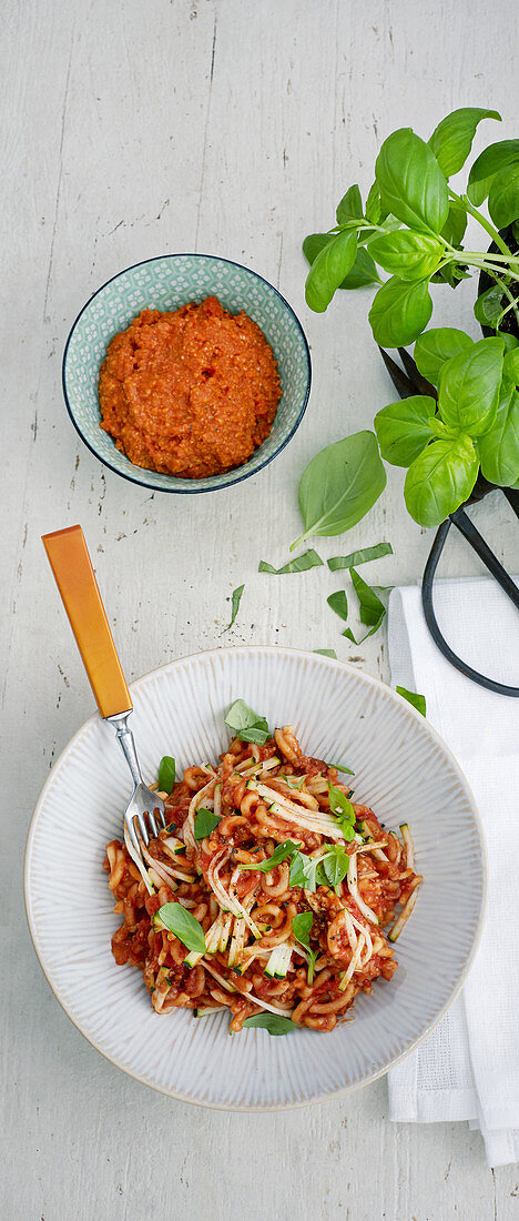 One pot pasta with minced meat, courgette and carrots