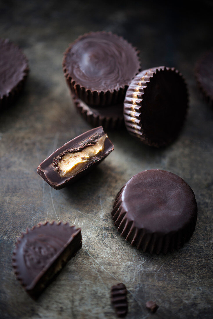 Vegan chocolate peanut butter cups