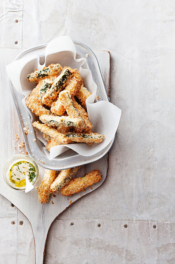 Crispy fried courgette fries with aioli