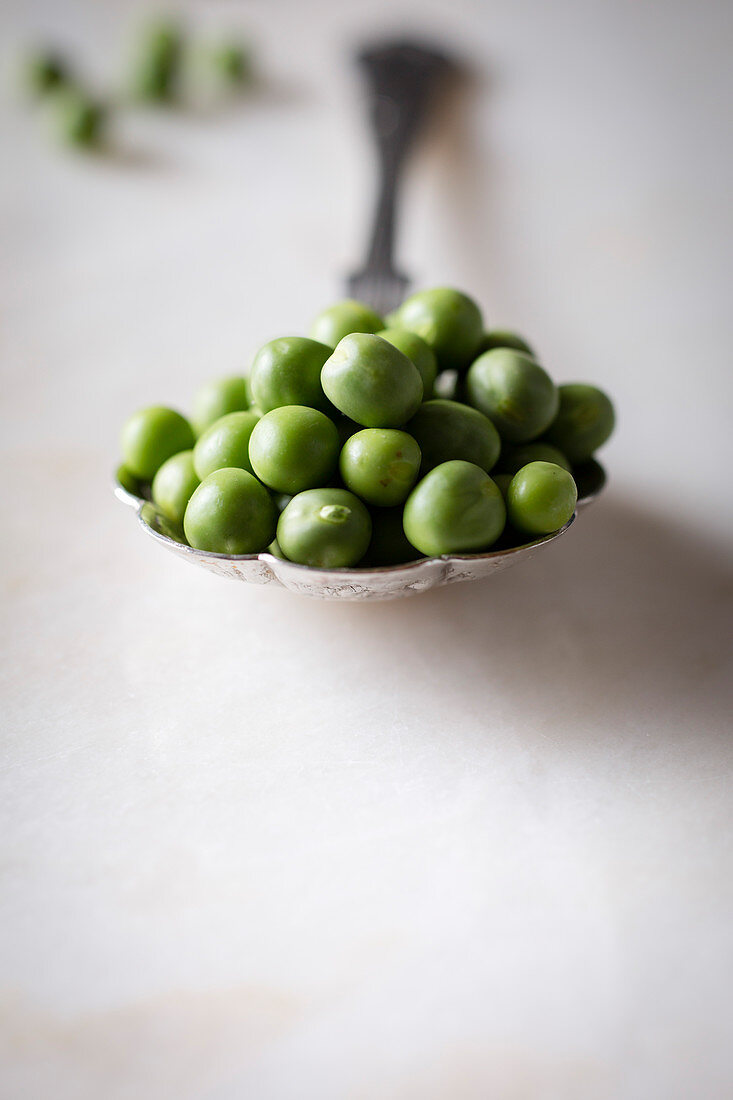 Fresh peas in a bowl