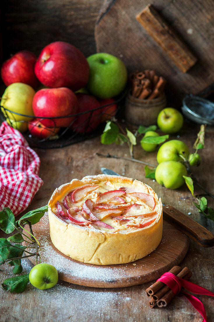 Apple pie with sour cream filling