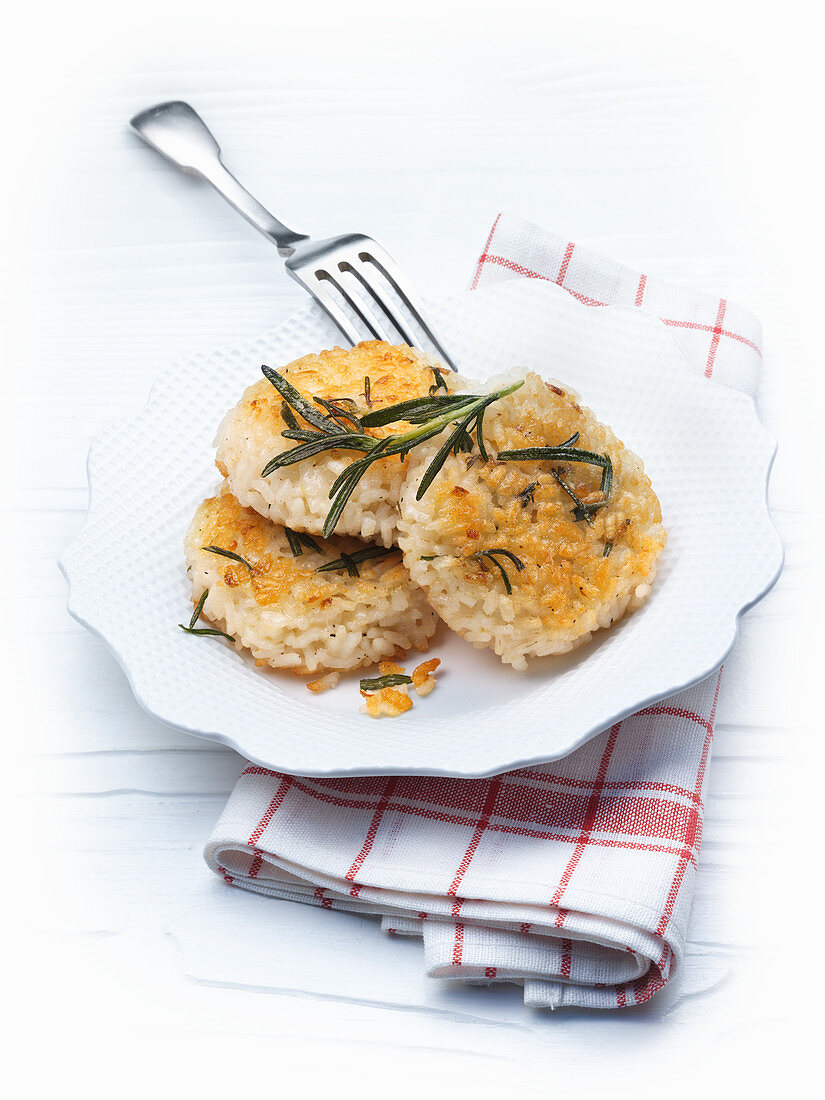 Rice cakes with rosemary