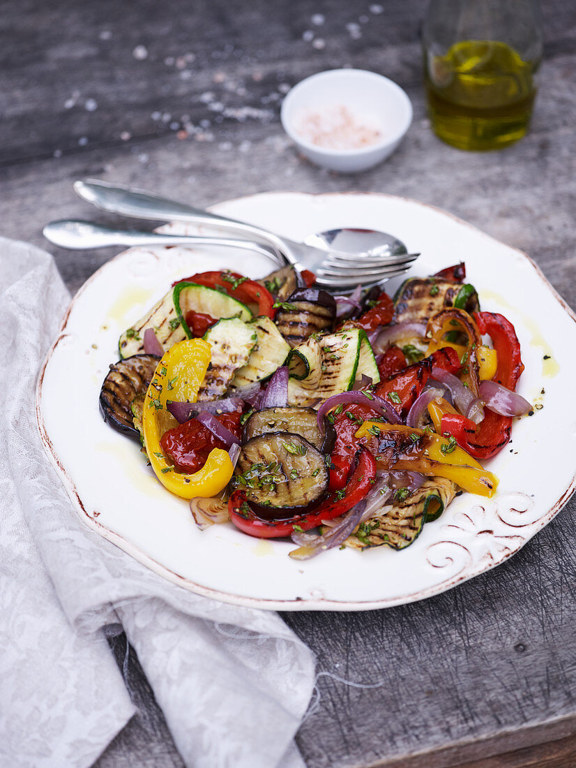 Grilled vegetables with herbs and salt
