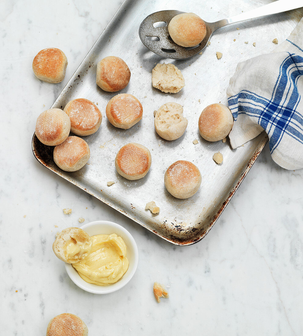 Mini bread rolls with butter